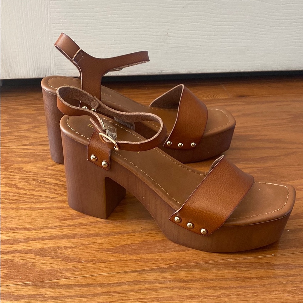 Madden Girl Brown Platform Sandal/Heel size 7.5